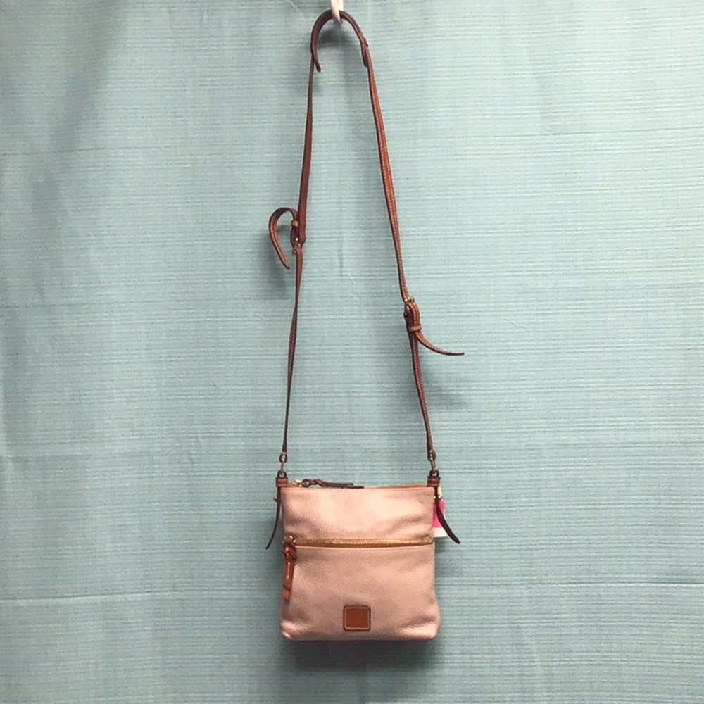 DOONEY & BOURKE CROSS BODY BAG